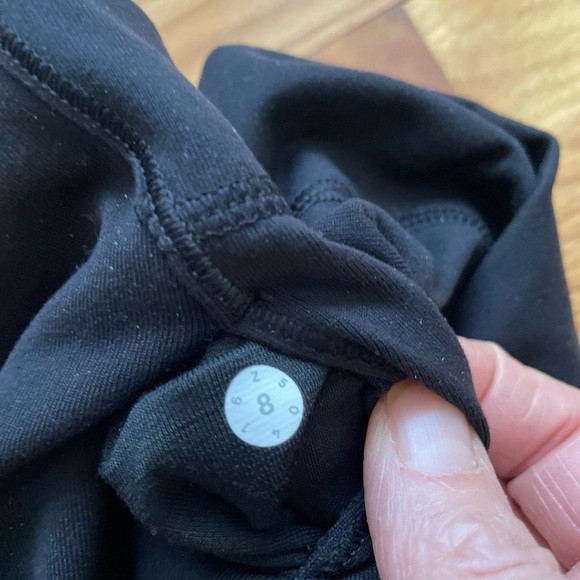 Lululemon Black Train Times 7/8 Pant *25" Size 8 mesh B3 - Picture 7 of 8